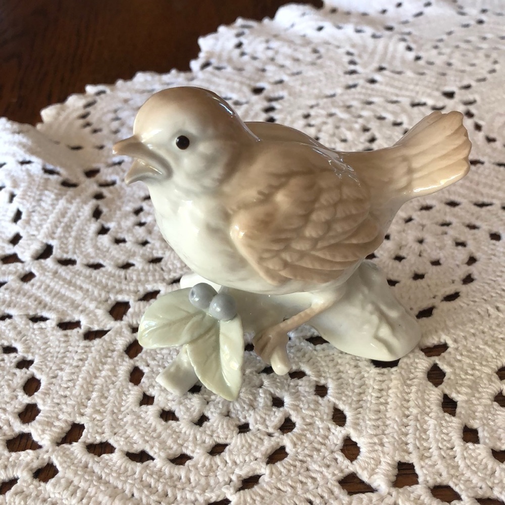 Porcelain little bird